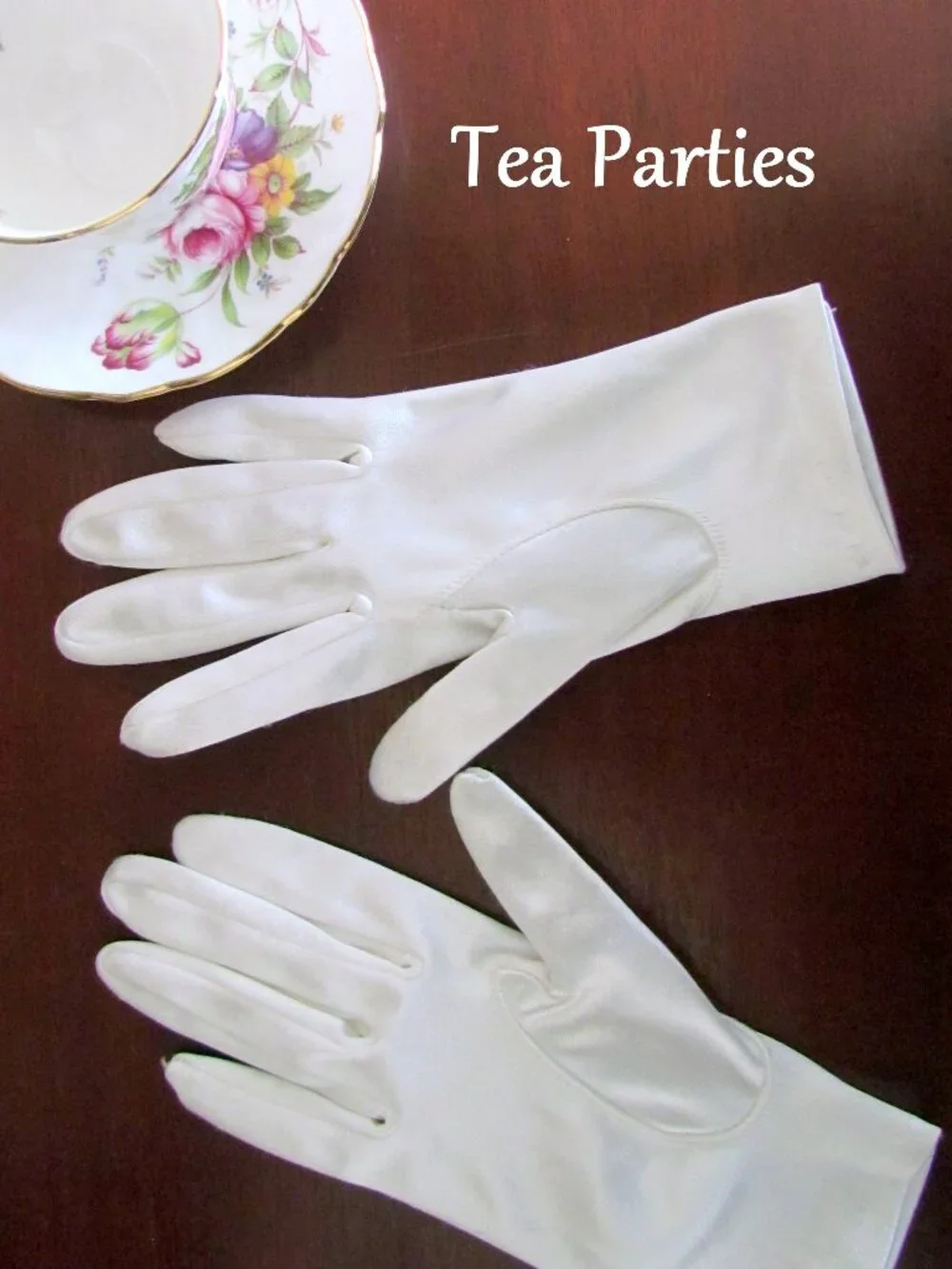 WHITE GLOVES, WOMEN'S S -M, SHINY, STRETCHY, PERFECT FIT; WEDDING, TEA PARTY EUC